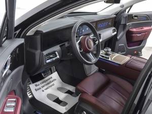 Hongqi E-HS9